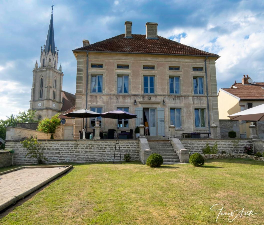 Le Vieux Presbytere Confracourt Exteriér fotografie