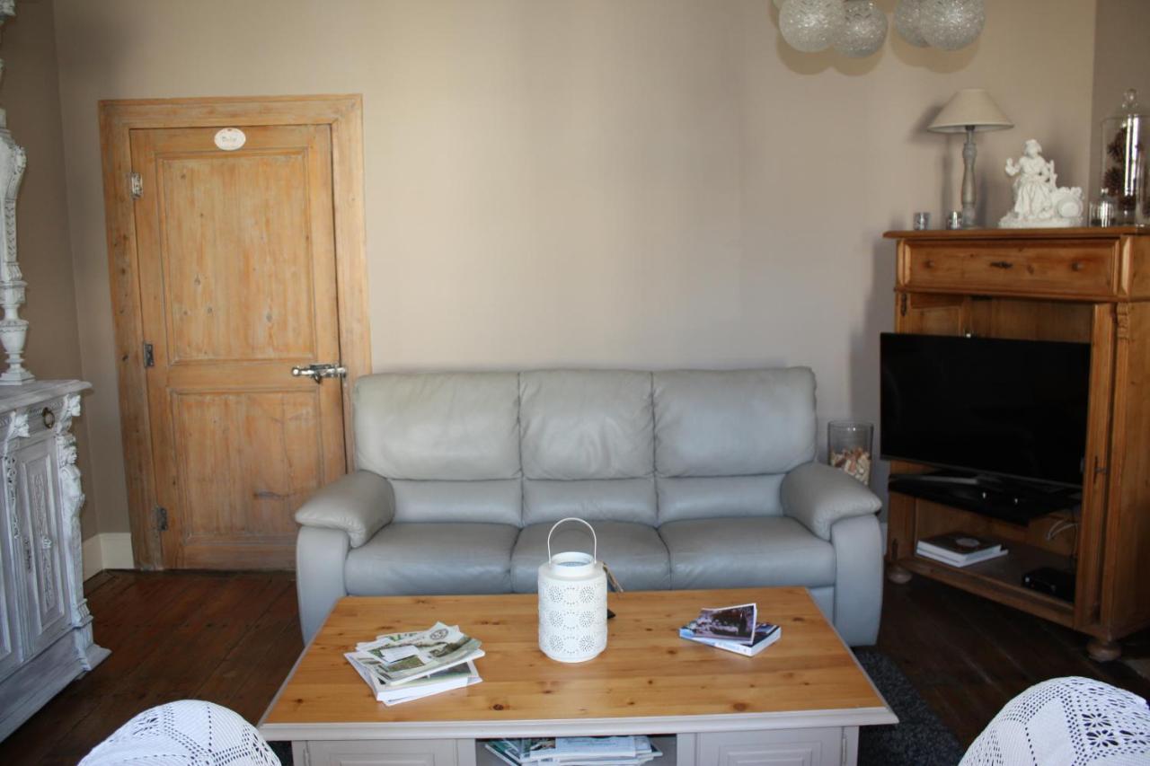 Le Vieux Presbytere Confracourt Exteriér fotografie